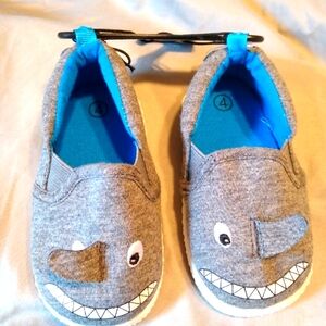 Shark Infant shoes size 4 new